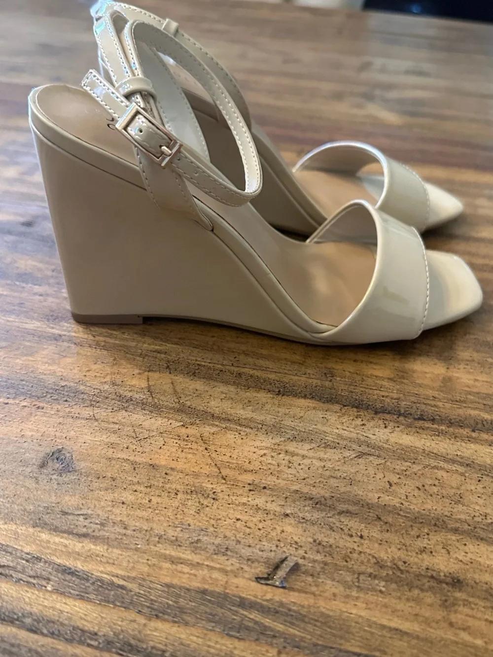 Journee Collection patent wedge